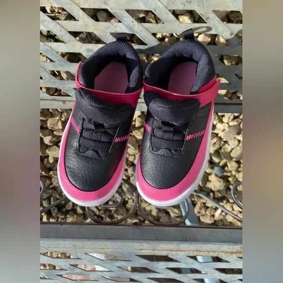 NWOT Jordan’s-23 Toddlers Sz-9C NoTie Laces w/Velcro, Light, Comfortable Shoes - Picture 8 of 16